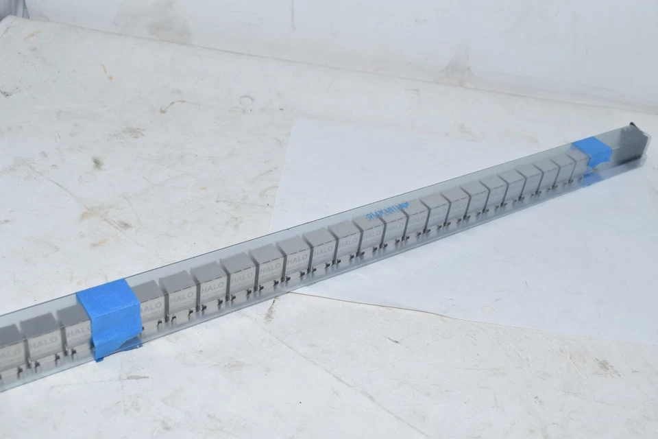 Lote de 24 NUEVOS HALO HFJT1-1G01-L12 FastJack Tab-Up Gigabit Cuerpo Corto RJ45 Foto 1 de 2