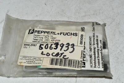 NEW Pepperl & Fuchs MH4-2057 Enclosure Accessories, Mounting Bracket, Aluminum,  - Image 1 of 3