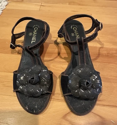 Chanel Camelia Negro Marrón Malla Metálica Correa en T Sandalia Cuña 40 Foto 1 de 4