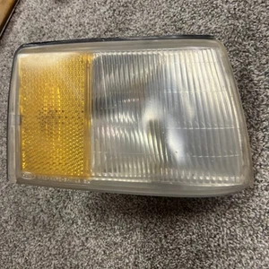 84-92 LINCOLN MARK VII CORNER TURN SIGNAL BLINKER LIGHT RIGHT PASSENGER SIDE OEM - Picture 1 of 15