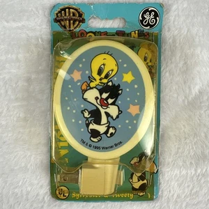 Baby Looney Tunes Loveables GE Nightlight 1995 sigillato Sylvester Tweety - Foto 1 di 2