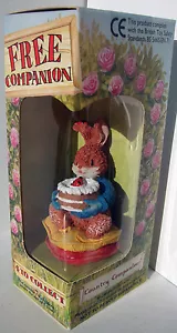 TY-PHOO - CONEJO con pastel - COMPAÑERO DE PAÍS - Figura coleccionable en caja TYPHOO - Imagen 1 de 1