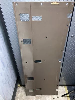 1986-1993 MAZDA B2600 B2200 PICK UP EXTENDED CAB REAR TAN TRIM MOLDING 87 88 89 - Image 1 of 4