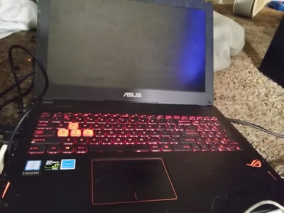 Disco duro ASUS strix GeForce GTX 970m i7 12 GB RAM 1 TB como pantalla defectuosa  Foto 1 de 4