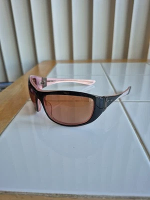 Gafas de sol Oakley DISOBEY rosa gamuza 05-326 57-17 marrón degradado Foto 1 de 4
