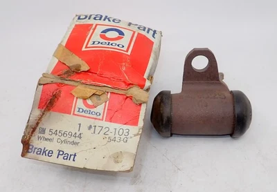 NOS GM 5656944 1955-1957 Chevrolet Front Wheel Cylinder Delco Moraine 5454525 - Image 1 of 4