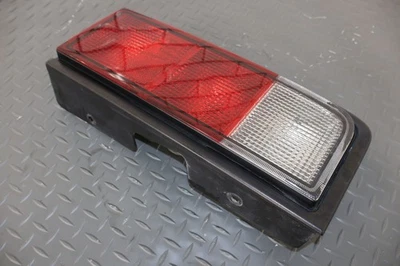 05-09 Hummer H2 внедорожник поздней модели правый RH задний фонарь лампа (красный/прозрачный) проверен - Изображение 1 из 4