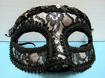 MÁSCARA DE OLHO FANTASIA PRETA E PRATA COM MIÇANGAS ~ FESTA, MARDI GRAS, HALLOWEEN - Imagem 1 de 4
