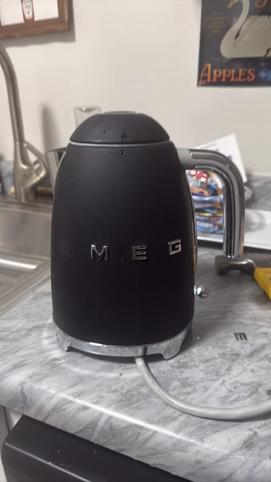 SMEG KLF03BLUS 50s Retro Kettle Auto Shutoff Black - Image 1 of 4