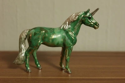 Breyer Pferd Modellpferd Stablemate OOAK Decorator Custom Repaint Warmblood Grün - Bild 1 von 4