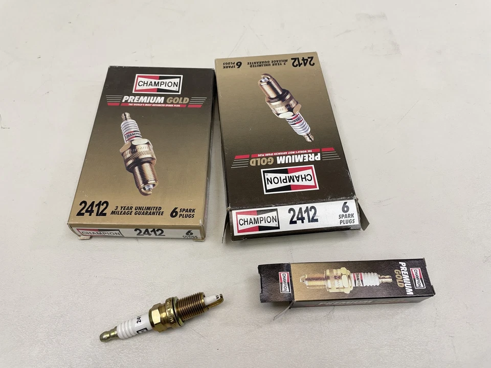 CHAMPION 2412 PREMIUM GOLD SPARK PLUG SET OF (12) AUTOMOTIVE / TRUCK / CAR - Image 1 of 4