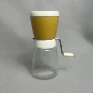 Federal Housewares Harvest Gold Vintage macina noci Chicago Illinois con coperchio - Foto 1 di 6