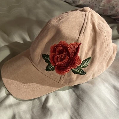 David And Young女式麂皮绒球帽刺绣粉色花朵花卉 — 第 1/4 张图片