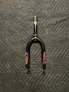 Kent 12” Avigo Blaze Bicycle Fork 1" x 5 1/4” Threaded Steer Tube (Black & Red) - Picture 1 of 3