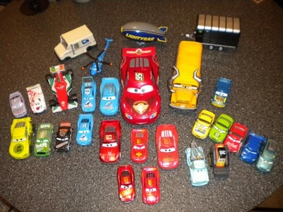 Disney Pixar Coches Diecast Plástico Lote de 20+ Lightning McQueen Mater Autobús Escolar Foto 1 de 4