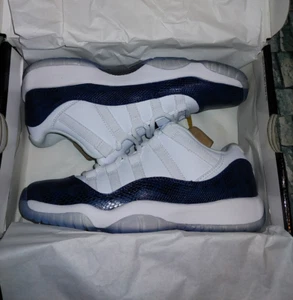 Talla 7Y-Nike Air Jordan Retro 11 Bajo (CD6847 102) Piel de Serpiente Azul Marino NUEVO - Imagen 1 de 6