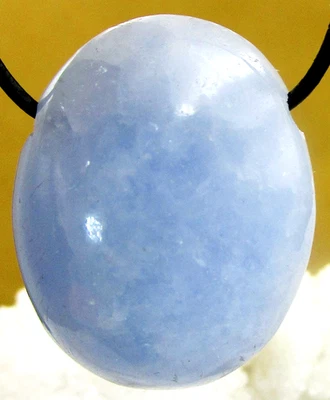 CALCIT BLAU  XL  inkl.Lederband  Trommelstein gebohrt EDELSTEIN ANHÄNGER    Nr.7 - Bild 1 von 2