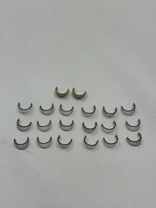 LEGO Parts (20pcs) Minifigure, Visor Standard Trans-Black / Metallic Gold - Picture 1 of 7