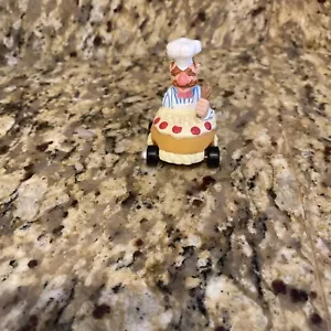 CORGI The Muppets SWEDISH CHEF'S SPORT SPONGE Mini 2.5" Car Collectible 2000 - Picture 1 of 2