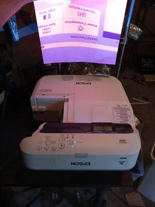 EPSON POWERLITE 685W  3LCD PROJECTOR  - Picture 1 of 8