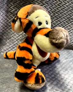 Disneyland Walt Disney World Tigger Plush Stuffed Animal Pooh ~ 8" w/ Tags - Picture 1 of 7