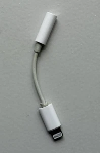 Original Apple Adapter – Lightning auf 3,5 mm Klinkenanschluss – für iPhone - Bild 1 von 2