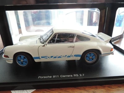 PORSCHE 911 CARRERA RS 2,7 AUTOART MILLENIUM 1/18 blanc/bleu - Photo 1/4