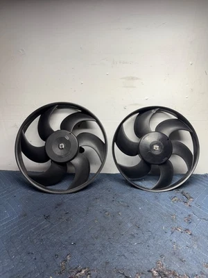 Ventiladores de refrigeración del radiador del motor Jaguar XKR XK8 1997-2003 4,0 litros V8 Foto 1 de 4