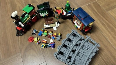 LEGO Creator Expert: Winter Holiday Train (10254) 100% Complete W/Instructions - Image 1 of 4
