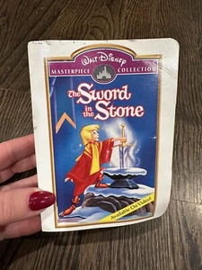 96 McDonalds Happy Meal Disney Masterpiece Collection-Merlin-Sword in the Stone - Picture 1 of 4