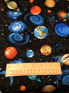 Espacio, planetas, tierra, colmena, tela de algodón, cuarto de grasa, primera calidad 18"" de largo x 21"" de ancho - Imagen 1 de 1