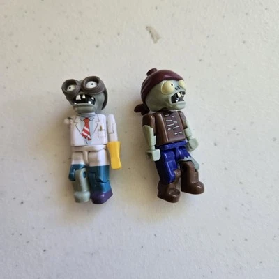 K’nex Plants vs. Zombies Two Miniature figures. Read - Image 1 of 4