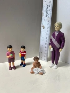 Lot of 60+ dollhouse items...Plastic Miniatures 1:12 scale - Picture 1 of 24