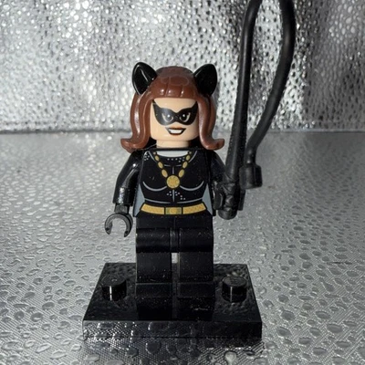 Lego Super Heroes Catwoman (Batman - Classic TV Series) Minifigure 76052 - Image 1 of 4