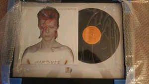 David Bowie Royal Mail Presentation Aladdin Sane Album With Royal Mail Stamp - Picture 1 of 4