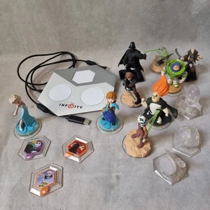 Disney Infinity - Lotto Bundle Figurine e Portale - Alcune Figurine Rare - Foto 1 di 11