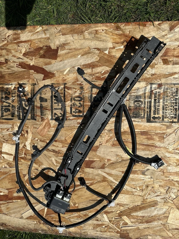 Sensor abierto maletero Lexus NX300h 2018-2021 (sensor de patada) Foto 1 de 1