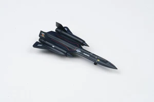 Dragon Models 1/400 SR-71A Blackbird Rosemary's Baby-San USAF 9th SRW - Picture 1 of 2