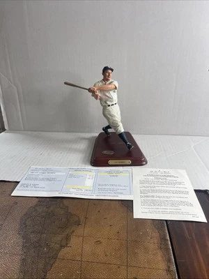 Lou Gehrig New York Yankees Danbury Mint Statuette Figurine 2002 All Star Series - Image 1 of 4