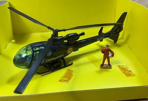 Solido 1:43 Gazelle Helicopter ‘ Carabinieri’ With Figure Mint / Boxed - Picture 1 of 9
