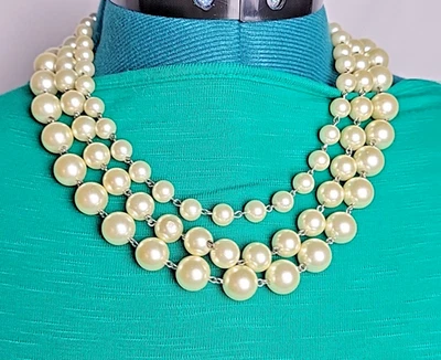 Collar de perlas de varios hilos en tono plateado Foto 1 de 4