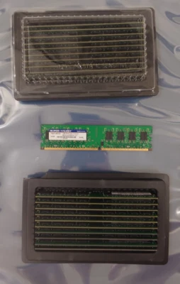 Super Talent 1GB DDR2-667 PC5300 Samsung 64MX8CL5 | Qty = 11 | USED - Image 1 of 4