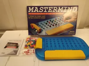 Mastermind 2002 Pressman Code Breaking gioco completo di regole stampate - Foto 1 di 7