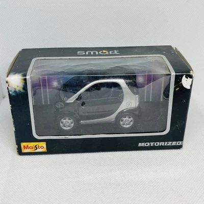 Smart ForTwo City Car Coupe Maisto Scale 1:33 Motorized No.21103 Black & Silver - Image 1 of 4