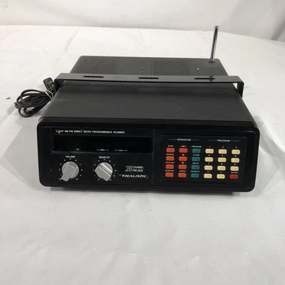 Realistic PRO-2020 20 Channel VHF/UHF AM FM Direct Entry Programmable Scanner - Image 1 of 4
