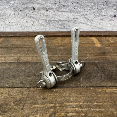 Par de palancas de cambio de fricción SunTour Downtube de colección para bicicleta de carretera hecha en Japón Foto 1 de 4