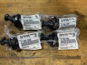 GPZ900R OEM Spark Plug Cap New 4pcs Set - Picture 1 of 3