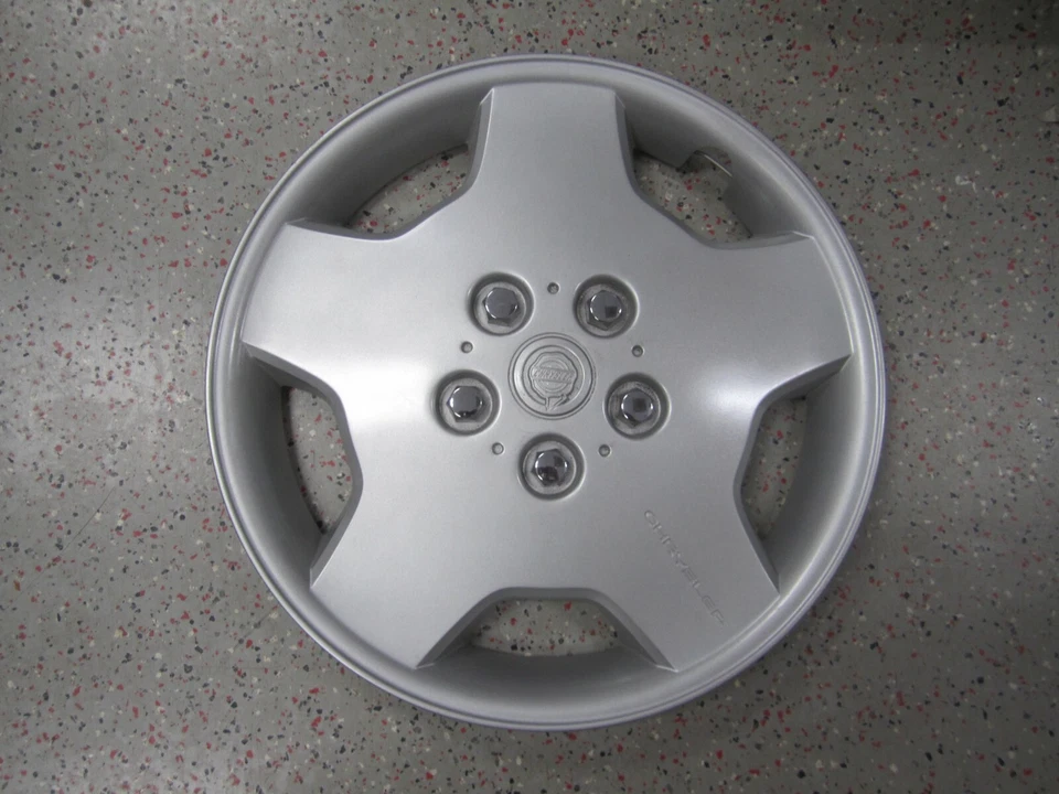 Un (1) tapacubos cubierta rueda Chrysler Sebring 2001-2002 16" OEM MR-455158 549 Foto 1 de 3