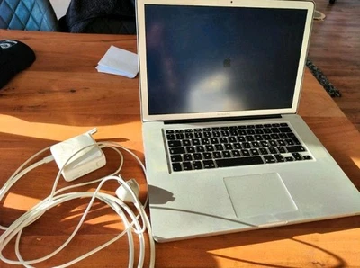 Apple Mac book Pro - Bild 1 von 4