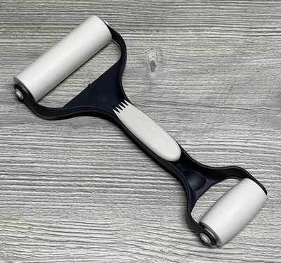 Pampered Chef Baker's Roller Pastry Dough Roller Tool Dual End with Scraper - Image 1 of 4